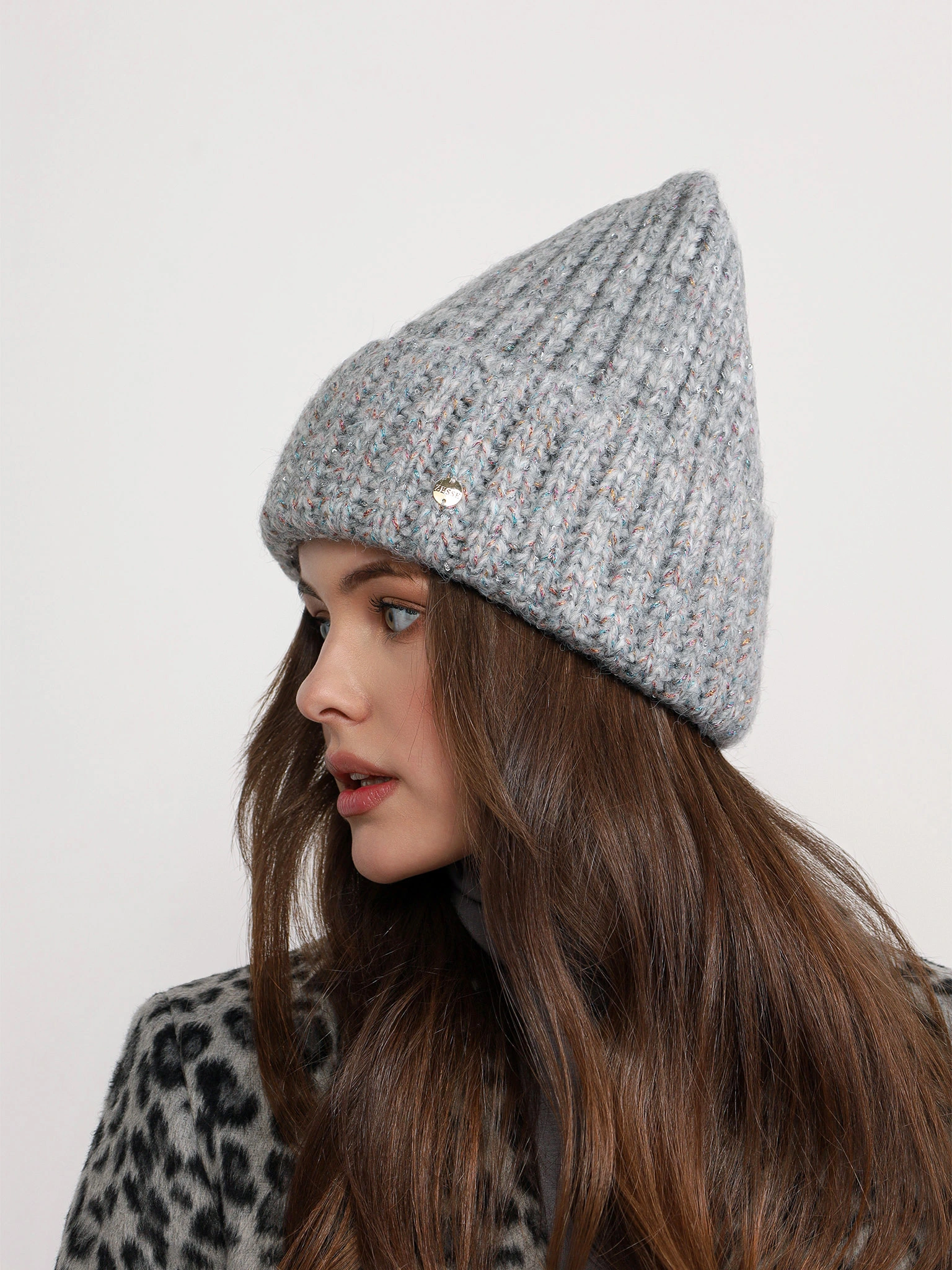 Шапка-бини с люрексом и мелкими пайетками с отворотом в ассортименте